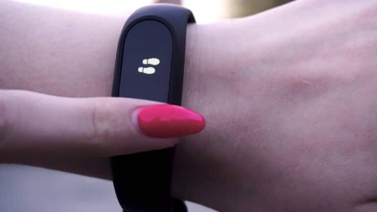How To Turn Off Your Fitbit - Superwatches